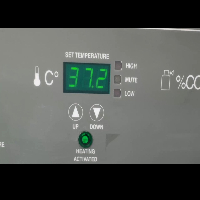 VWR Incubator image 2